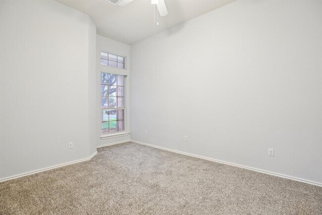 Building Photo - 4405 S Summercrest Loop