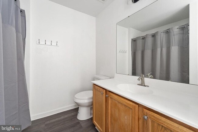 Building Photo - 7102 Finch Ln