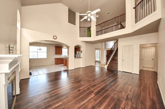 Building Photo - 1607 Parkview Ln