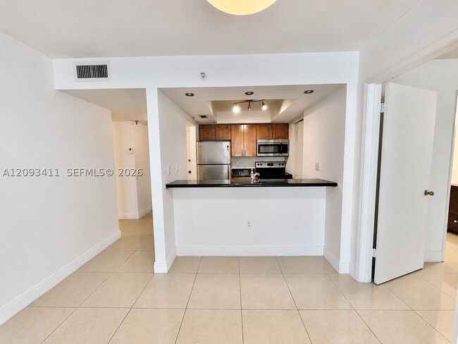 Building Photo - 850 N Miami Ave