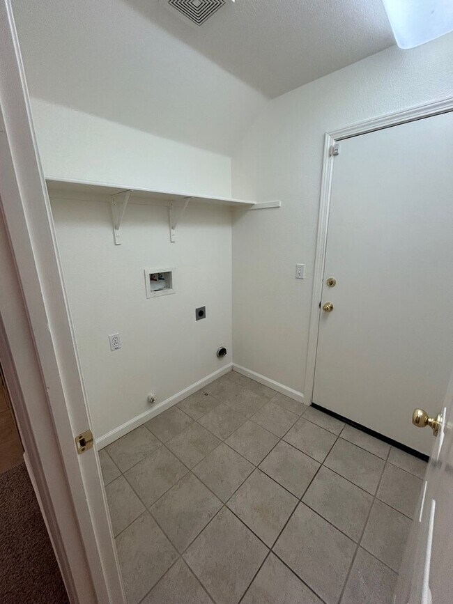 Building Photo - REDUCED!!!
