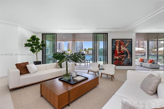 Building Photo - 503 Palm Dr