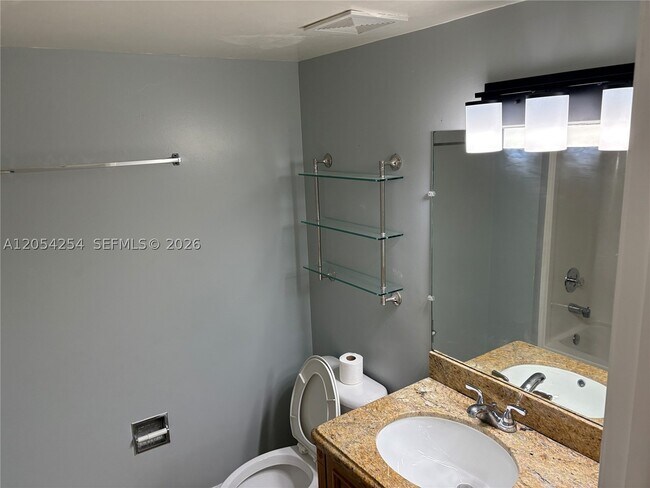 Building Photo - 9711 Fontainebleau Blvd