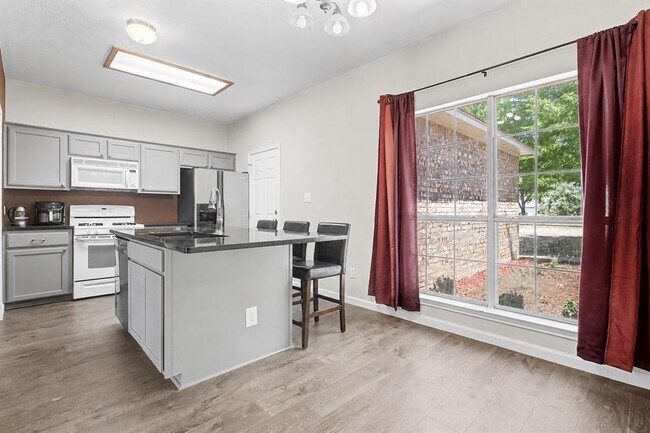 Building Photo - 207 Kates Way