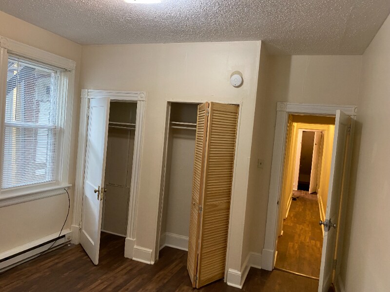 Building Photo - 428 W King St