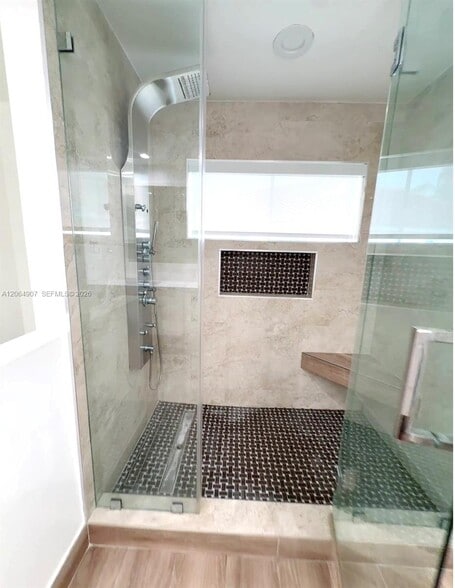 Building Photo - 1064 Cedar Falls Dr