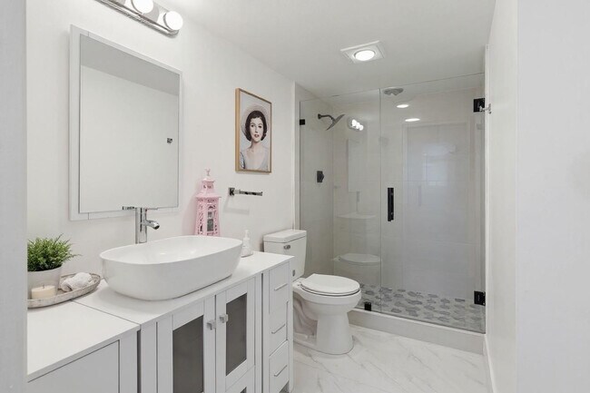 Building Photo - 2202 Lucaya Bend