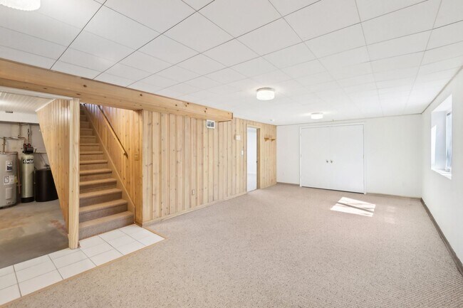 Building Photo - Updated 4-Bed 2-Bath SF Home with Lake Views & Great Entertaining Space in Monona