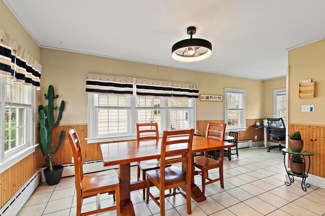 Building Photo - 811 Ellwood Ave