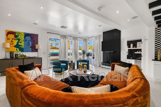 Building Photo - 2325 N Girasol Ave