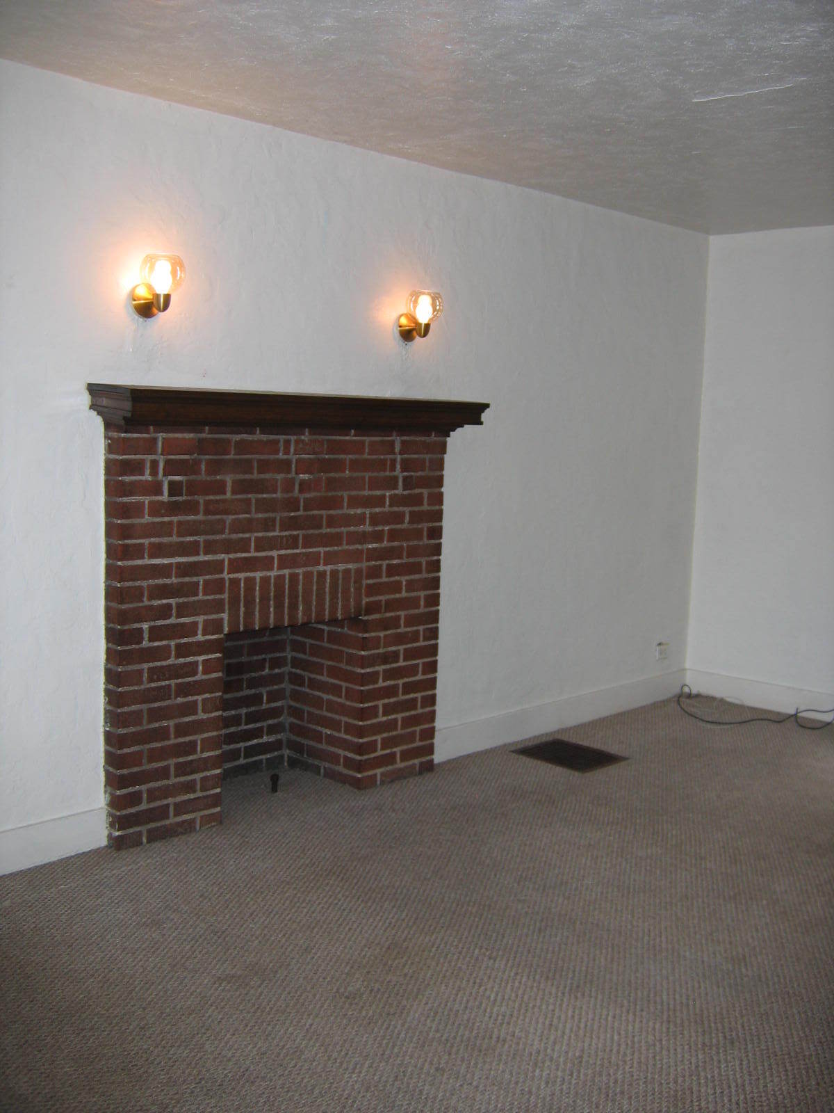 Building Photo - 2023 Dartmore St