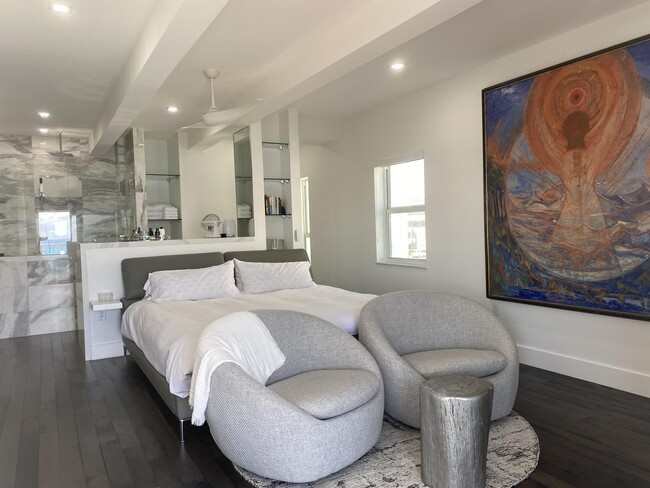 Building Photo - 3520 S Ocean Blvd