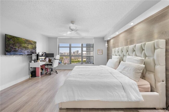 Building Photo - 3530 Mystic Pointe Dr