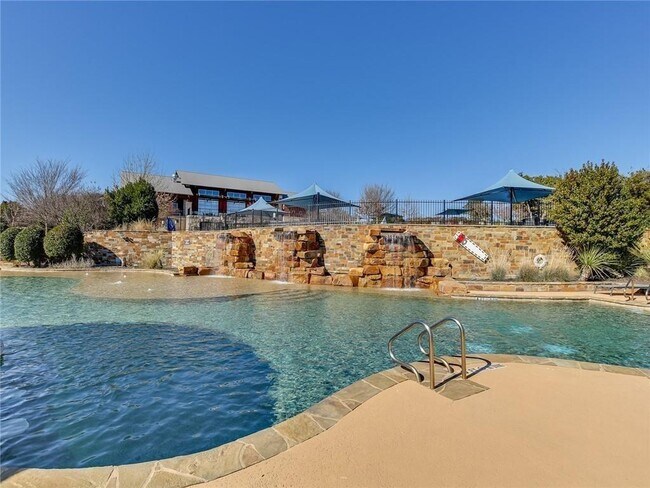 Building Photo - 208 Maxwell Way
