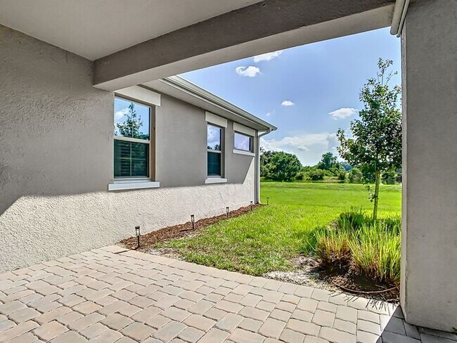 Building Photo - Gorgeous 3/2 Modern Home with a 2 Car Gara...
