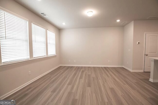 Building Photo - 209 Whitetail Cir