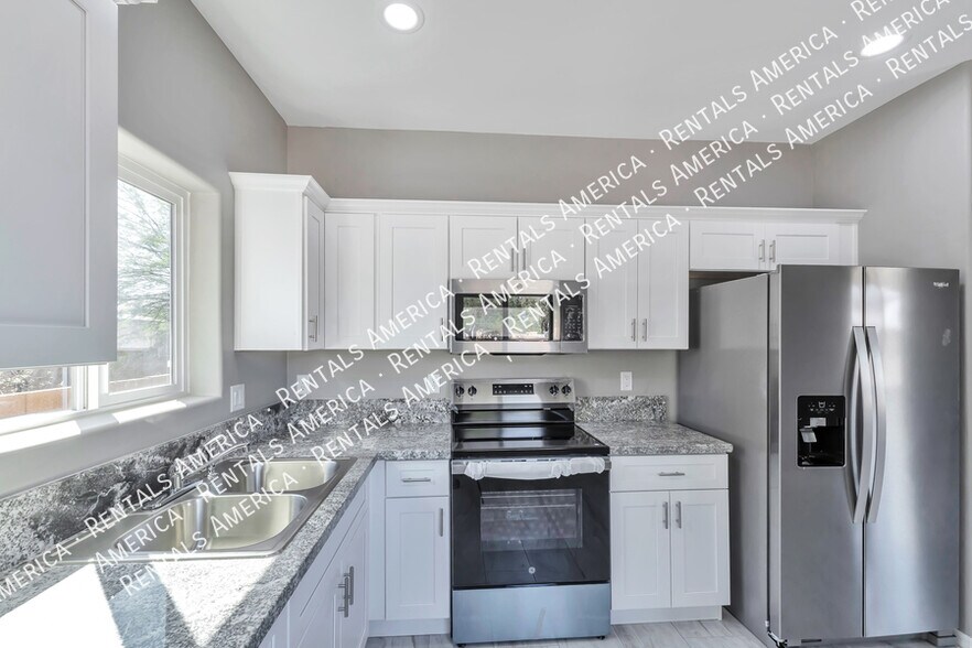 Building Photo - 1625 N Mountain View Ave