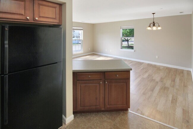 Building Photo - 284 Stonewall Creek Dr