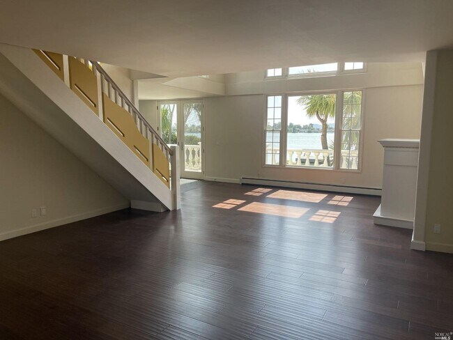 Building Photo - 124 Montego Key