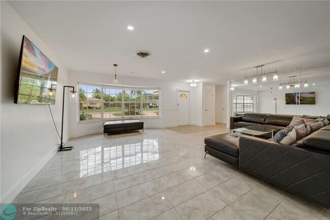 Building Photo - 4115 Madison St