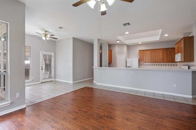 Building Photo - 901 Cashew Ln
