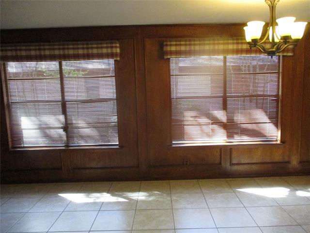 Building Photo - 4704 Valleycrest Dr