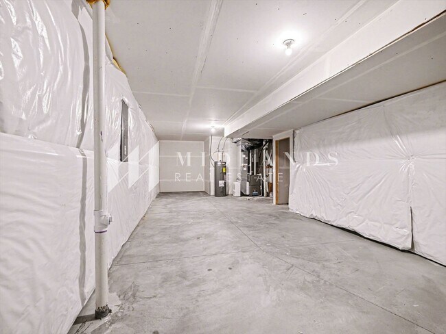 Building Photo - Ranch in Gretna Schools