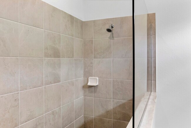 Building Photo - 14848 Portico Blvd