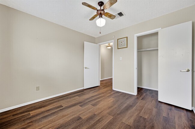 Building Photo - 7258 Crownwest St