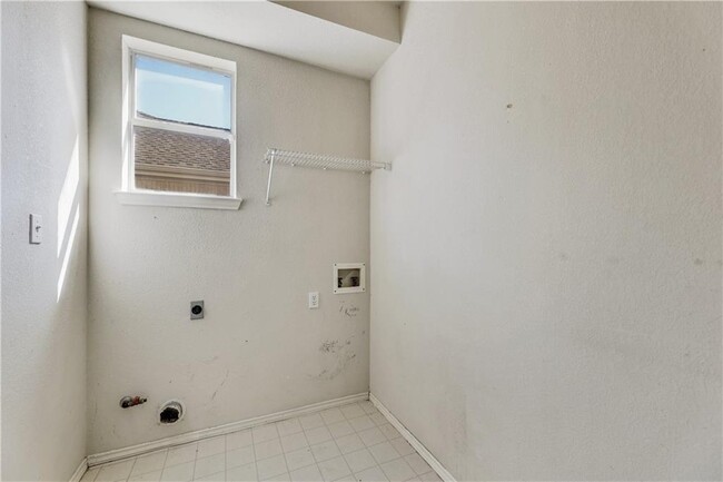Building Photo - 1003 Antelope Ridge