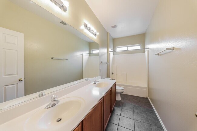 Building Photo - 5128 W Grenadine Rd