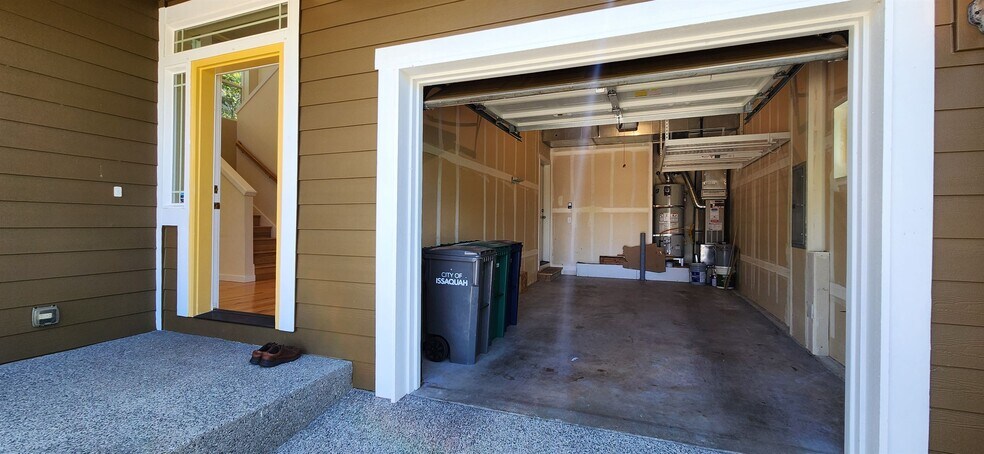 Building Photo - 2567 NE Kensington Ct