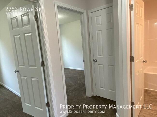 Building Photo - 2783 Rowe St