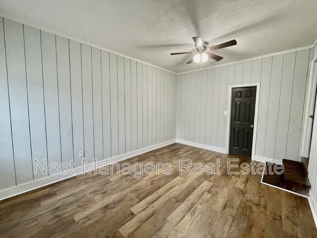 Building Photo - 2816 E Cramer Dr