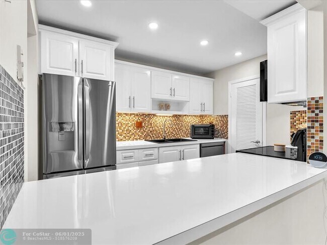 Building Photo - 11111 Biscayne Blvd