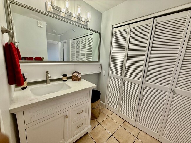 Building Photo - 98-402 Koauka Loop #2412 - Pearl Regency