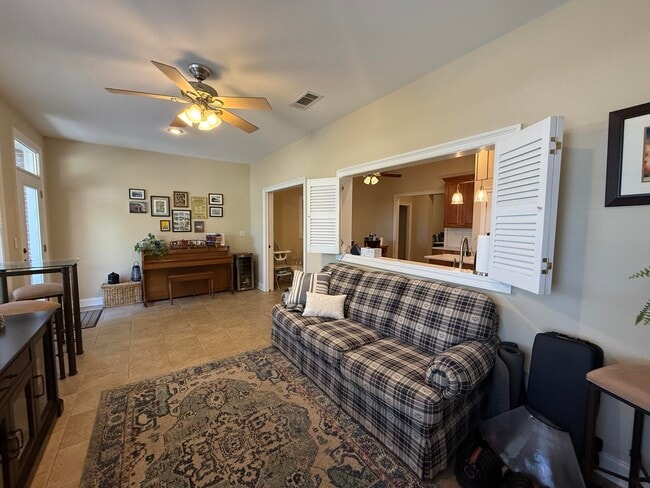 Building Photo - 4410 Windlake Dr