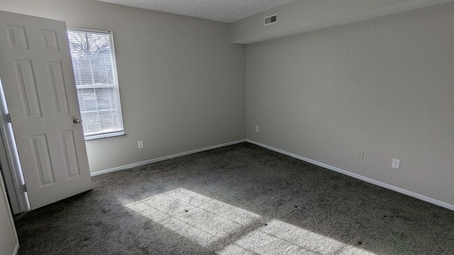 Building Photo - MN Cedar Village (859)