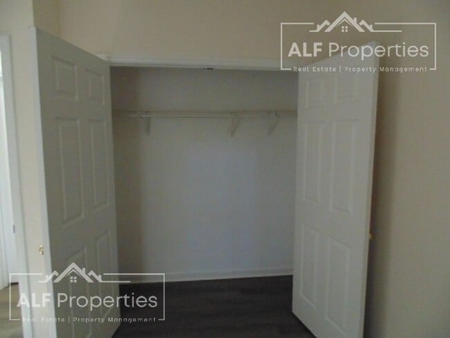 Building Photo - For Rent – Newly Renovated 2BR/1BA