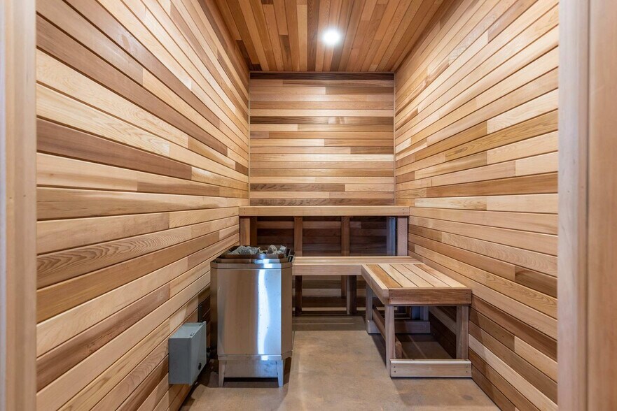 Building Photo - 455 Village Rd