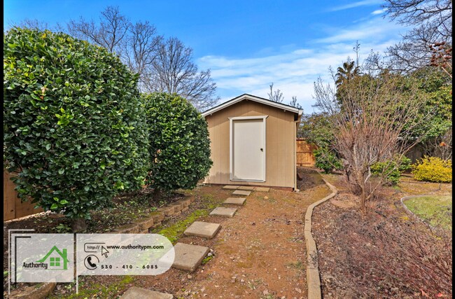 Building Photo - 5826 Beaumont Dr