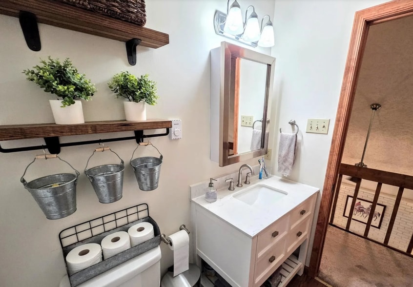 Building Photo - 161 Piney Woods Dr