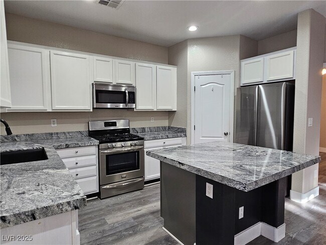 Building Photo - 616 W Blackbird Knoll Ct