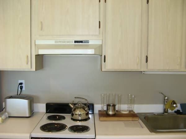 Studio kitchen - 15 Red Rock Way
