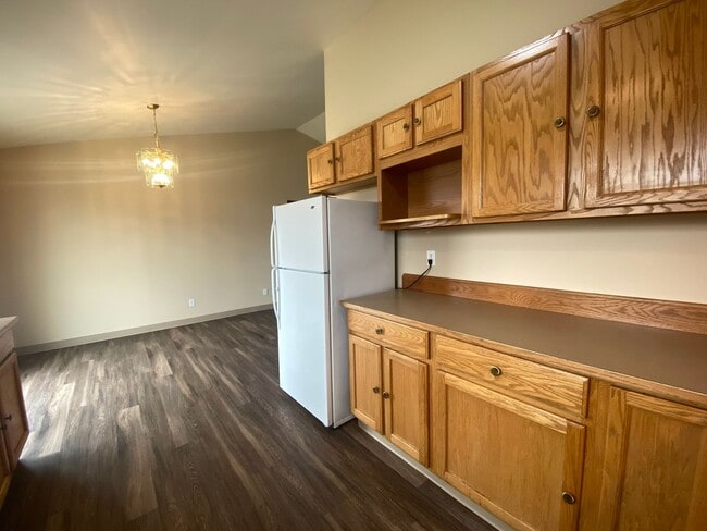 Building Photo - 3 Bedroom 2 Bathroom Home for Rent!
