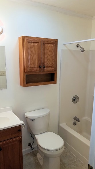 Building Photo - 1241 N Main St