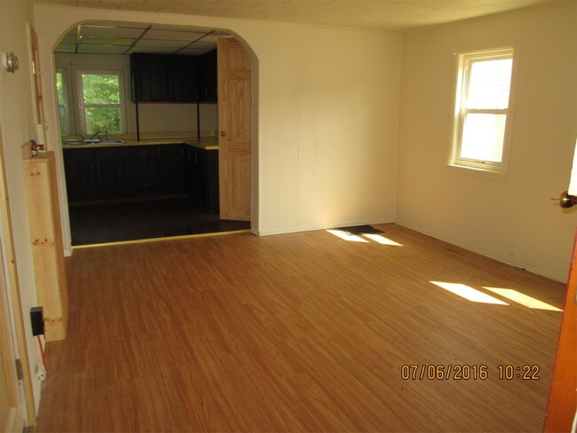 Building Photo - 209 Park Dr