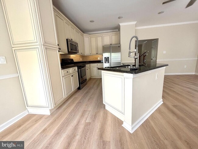 Building Photo - 47403 Darkhollow Falls Terrace