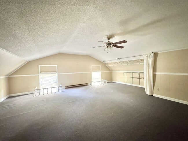 Building Photo - Spacious 3 Bedroom with Backyard Pool