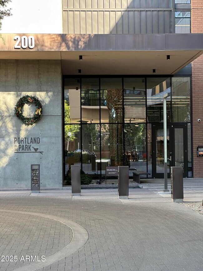 Building Photo - 200 W Portland St